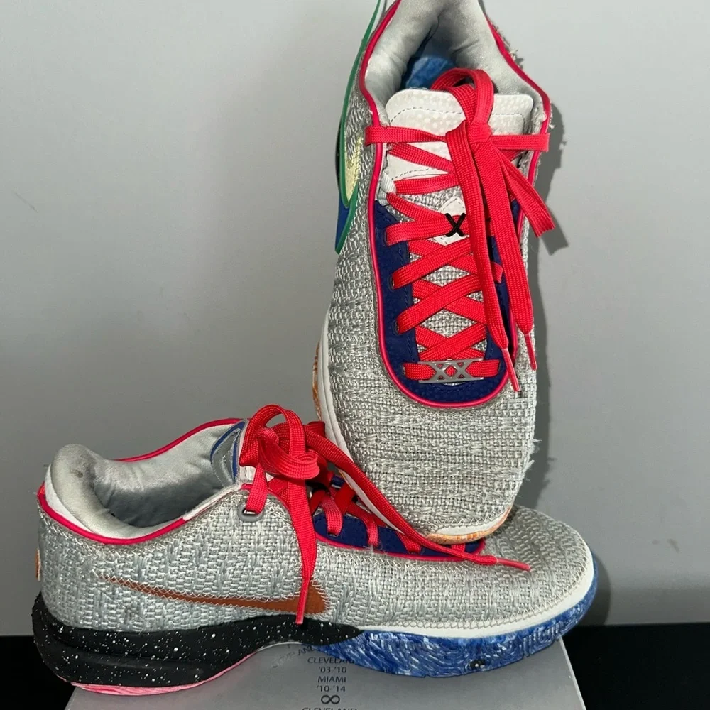 Lebron XX Men’s Size 7.5/Women 9 Silver/Hyper Royal DJ5423 002 - EUC